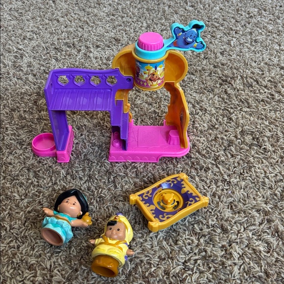 Fisher-Price Little People Disney Princess Jasmine's Friendship Palace playset - Picture 2 of 3